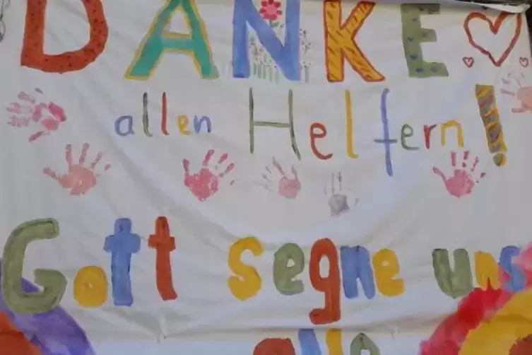 Zeichen der Solidarit&auml;t: Plakat in Maudach.