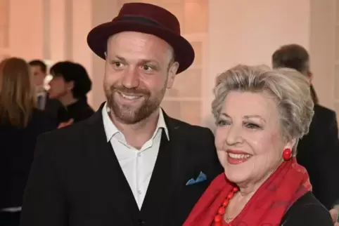 Moritz A. Sachs mit seiner „Lindenstraßen“-Mutter Marie-Luise Marjan. 