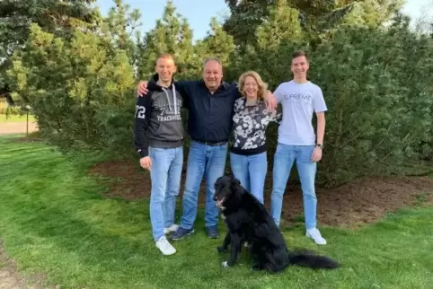 Familie Köhler: (von links) Nico, Vater, Mutter Yvonne und Felix. 