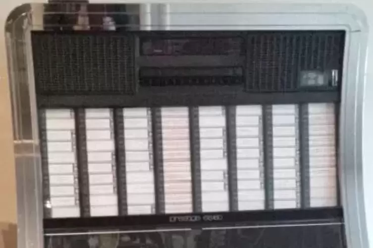 Bei Rainer Neubauer wird Musikbox geh&ouml;rt. 