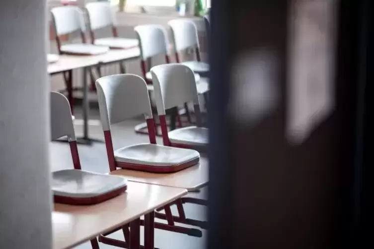 Ein leerer Saal: Schulalltag im März 2020.