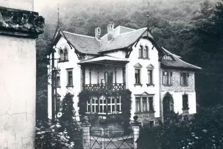 Die Thielsche Villa: Bis 19. März 1945 war sie noch Domizil der Gauleitung. Auf ihrem Gelände fand einen Tag später die Tochter 