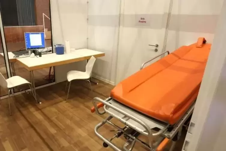 Vier Behandlungszimmer gibt es in der Ambulanz. 