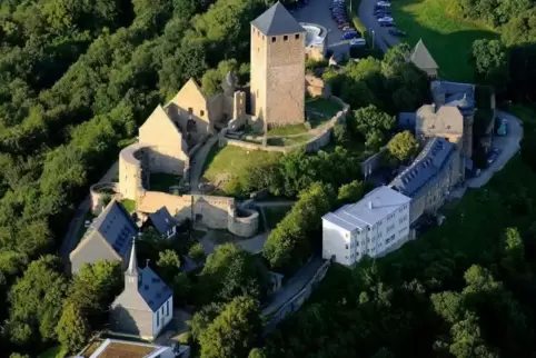 Touristischer Anziehungspunkt im Landkreis und attraktiver Ort für eine Vielzahl unterschiedlichster Veranstaltungen: Burg Licht
