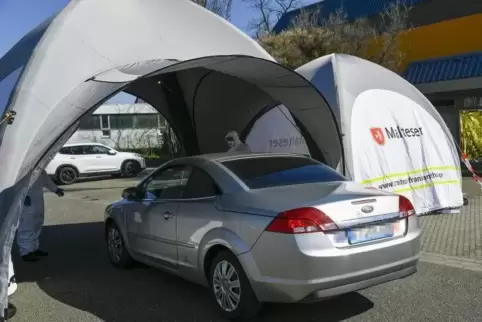 Eine zweite Drive-In-Fieberambulanz ist zusätzlich zu der bereits bestehenden an der Andreas-Albert-Schule jederzeit möglich.