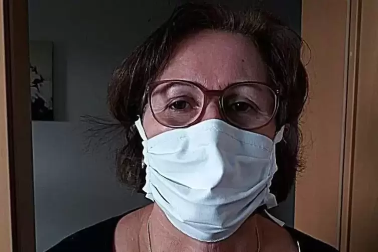 Die Frauen aus Klingenmünster helfen seit zwei Wochen Krankenhäusern und Co. bei Masken-Engpässen. 