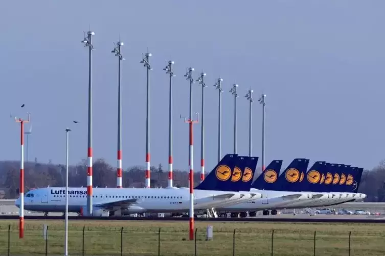 Auch die Lufthansa hat für 87.000 Beschäftigte Kurzarbeit angemeldet. 