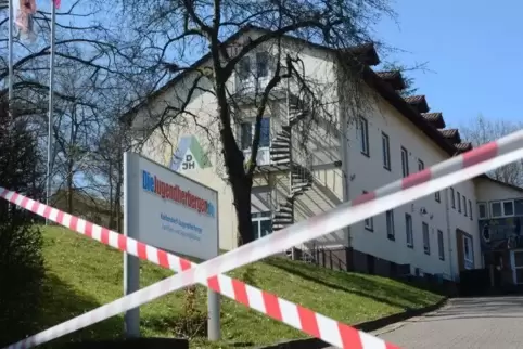 Abgesperrt: die Jugendherberge in Steinbach. 