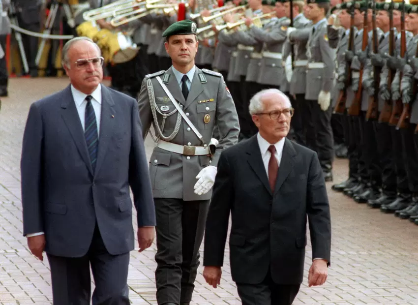 Helmut Kohl mit Erich Honecker im Jahr 1987.