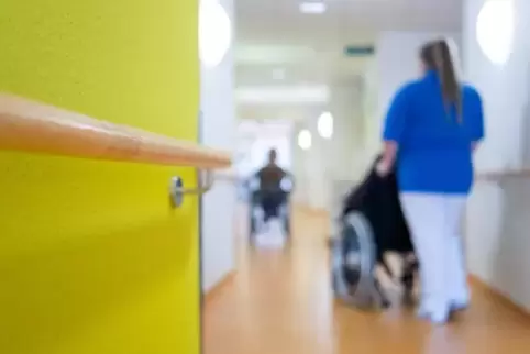 Seit Donnerstag gilt ein landesweites Besuchsverbot in Pflegeheimen. Schon in den vergangenen Wochen waren dort die Kontakte red