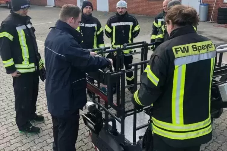 An der Drehleiter: Ausbildung.