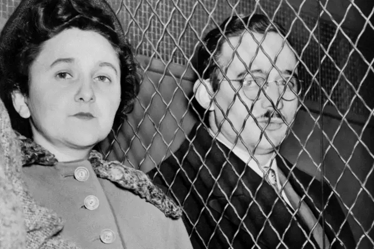 StaatsfeindeAn ihnen wurde in der McCarthy-Ära ein Exempel statuiert: Ethel und Julius Rosenberg. Unschuldig war aber zumindest 