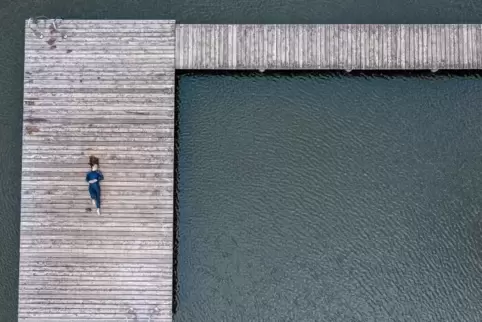 Zeit zum Nachdenken: Laufen und Radfahren können Triathleten ja noch recht easy trainieren, aber schwimmen? Ziemlich unmöglich d