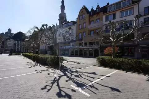 Die Moselfront in Sosberg wäre bei diesem Wetter am Wochenende normalerweise voller Menschen. In Zeiten des Coronavirus ist das 
