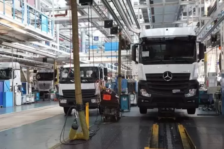 Auch im Lkw-Werk von Daimler in Wörth arbeiten zahlreiche Mitarbeier aus Frankreich.