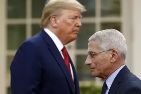 Sind nicht immer einer Meinung: US-Präsident Trump und Anthony Fauci, Direktor des Nationalen Instituts für Infektionskrankheite