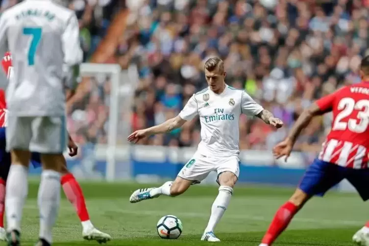 Toni Kroos ist der deutsche Star bei Real Madrid. Der spanische Top-Klub will in Pristina eine Fußball-Akademie eröffnen, sagt B