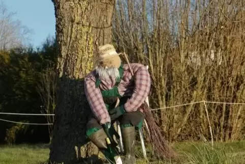 Hat sich der barfüßige Angler aus Mannweiler-Cölln in den weintrinkenden Landwirt aus Dörrmoschel verwandelt? Das jedenfalls gla