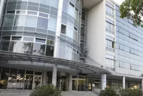 Das Klinikum Ludwigshafen hat als Corona-Oberzentrum den Überblick über freie Betten in den Krankenhaus-Intensivstationen in der