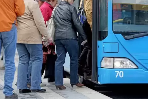 Für Berufspendler wird vorübergehend eine frühe Busverbindung eingerichtet.