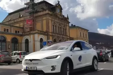 Funktioniert ähnlich wie ein Ruf-Taxi: MoD-Fahrzeug. 