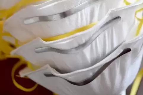 Die BASF kauft die Masken in China ein.