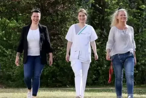 Sie kümmern sich mit ihren Teams um die Covid-19-Patienten in der Kandeler Klinik: Sandra Mindum, Leiterin der Intensivstation, 