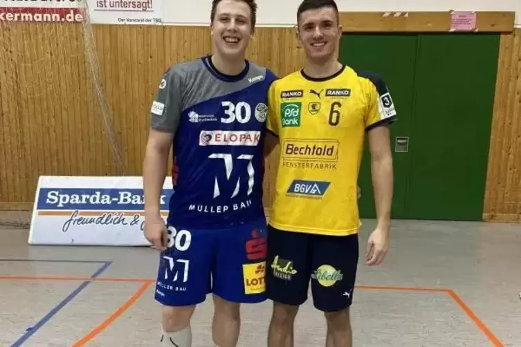 Lars R&ouml;ller (links) und Jannis Schneibel kennen sich seit Jahren. R&ouml;ller spielt bei der TSG Ha&szlig;loch und hat ein Zweitspielrecht 