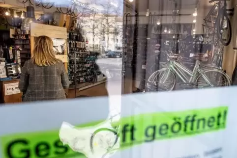 Geschäft geöffnet – darauf hoffen viele Einzelhändler. Beim heutigen Treffen der Ministerpräsidenten der Länder mit der Kanzleri