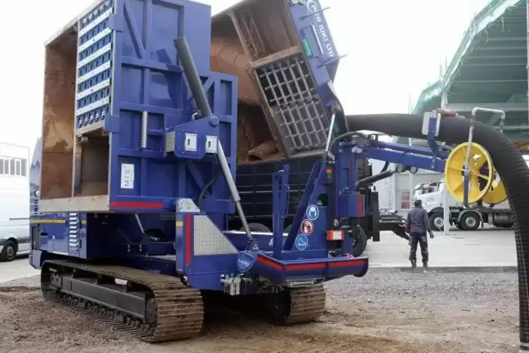 Mobile Saugbaggersysteme k&ouml;nnen auf die unterschiedlichsten Tr&auml;gerfahrzeuge montiert werden. 