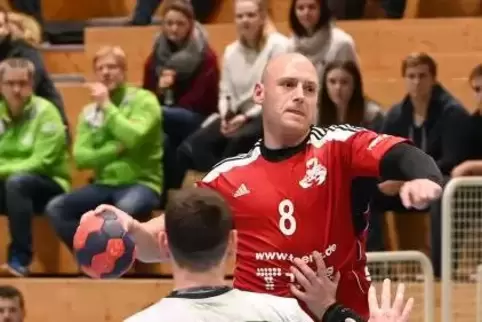 Würde sich nicht mit einem A-Klasse-Verbleib des 34:2 Punkte aufweisenden TV Thaleischweiler abfinden: Spielertrainer Marcin War