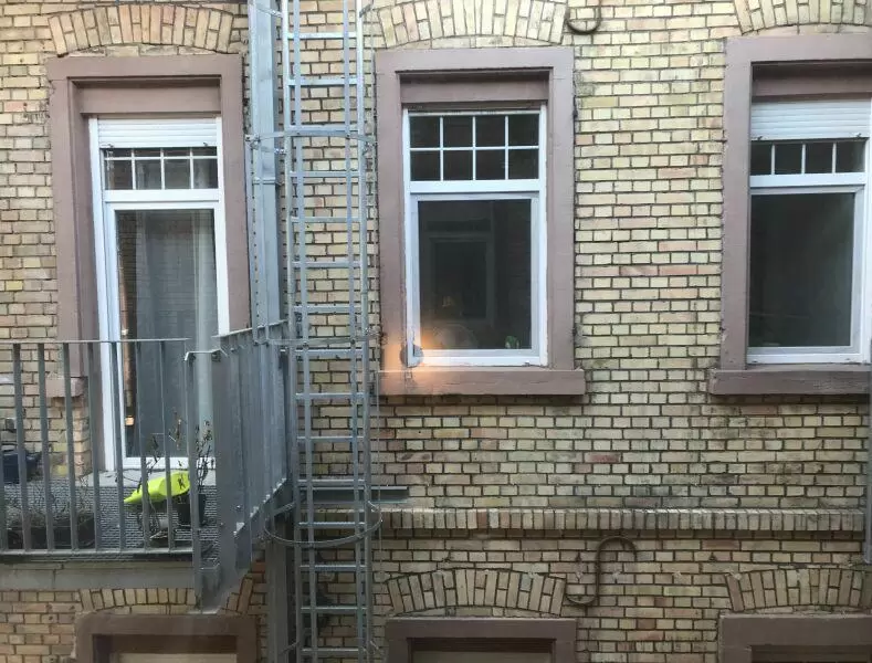 Der Blick aus einem Fenster in Mannheim.