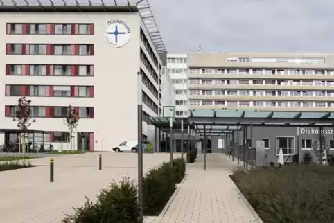 Diakonissen-Stiftungs-Krankenhaus: 80-Jähriger an Corona gestorben.