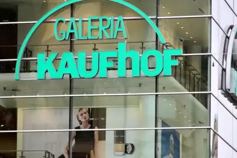 Galeria Karstadt Kaufhof wendet sich laut dem Oberverwaltungsgericht in NRW in einem Eilverfahren gegen die Coronaschutzverordnu