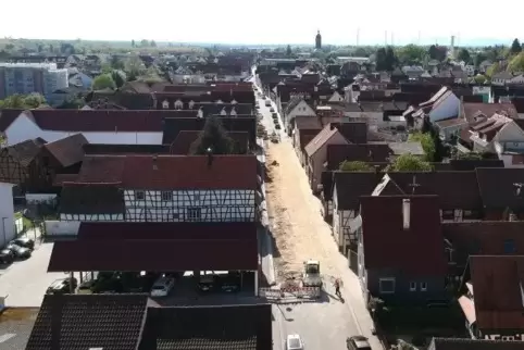 Planmäßig schreiten die Bauarbeiten in der Rheinstraße voran.