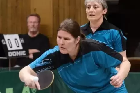 Wunschgemäß: Heike Endres (vorne) bleibt mit dem ASV Harthausen in der 2. Pfalzliga. 