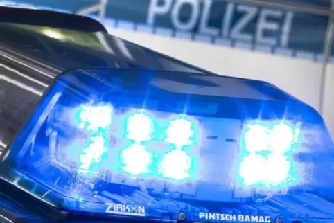 Die Polizei sucht Unfallzeugen.