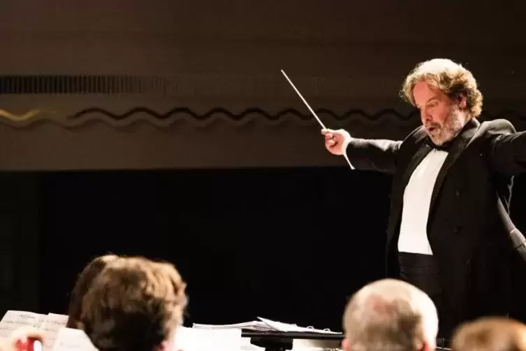 Björn Weinmann, Dirigent der Stadtkapelle, hört derzeit die Sinfonien von Ludwig van Beethoven.
