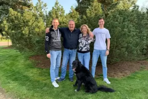 Die „Tischtennis-Familie“ Köhler (von links): Nico, Vater Norbert, Mutter Yvonne und Felix. 