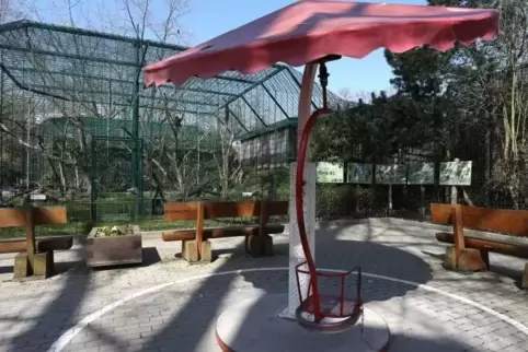 Über Wochen waren die Anlagen im Zoo verwaist. Die Spielgeräte dürfen allerdings auch nach Öffnung nicht benutzt werden. 