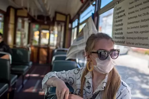 Ab Montag gilt auch in Rheinland-Pfalz eine Maskenpflicht im Nahverkehr und beim Einkaufen. 