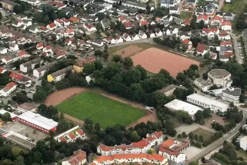 Sieht bald aus der Luft anders aus: Neuhofens Ortsmitte wird umgebaut.
