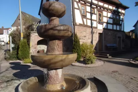 Der Dorfbrunnen funktioniert wieder so gut wie neu. 