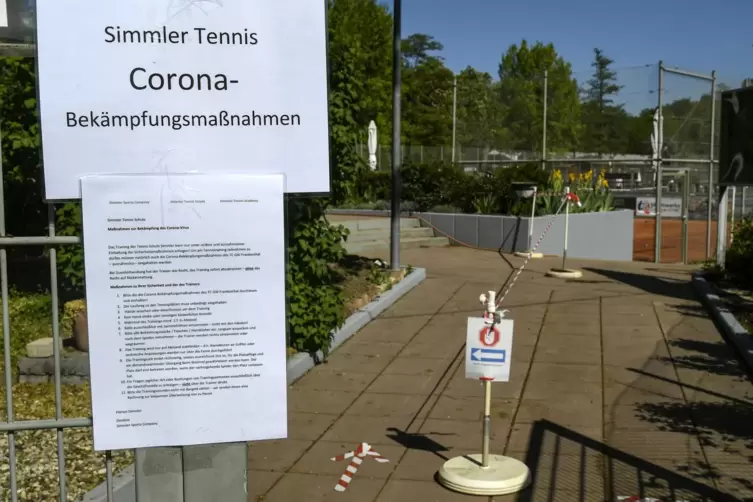 Damit die Aktiven wissen, was sie d&uuml;rfen und was nicht, hat der TC Gr&uuml;n-Weiss seine Corona-Bek&auml;mpfungsregeln ausgeh&auml;ngt.