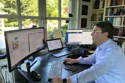Stefan Beck ist für die Digitalisierung der Arbeitsplätze bei der BASF zuständig. Er arbeite derzeit im Homeoffice.