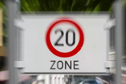 Um die Fußgängerzone herum soll während der Pandemie Tempo 20 gelten, fordert die Linke. 