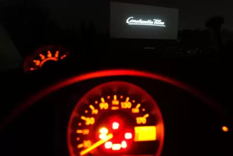 Legendäre Vorstellung: Am 28. Oktober 2007 flimmerte der letzte Streifen über die Autokinoleinwand in Ramstein .