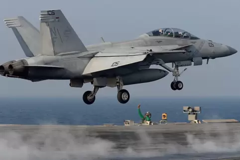 45 amerikanische F-18-Kampfjets, davon 30 von Typ Super Hornet (unser Bild), will die Bundesverteidigungsministerin beschaffen. 