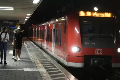 Ab 4. Mai sollen auf der Strecke der S6 wieder mehr Züge verkehren. Davon profitieren auch Frankenthaler Bahnfahrer. 