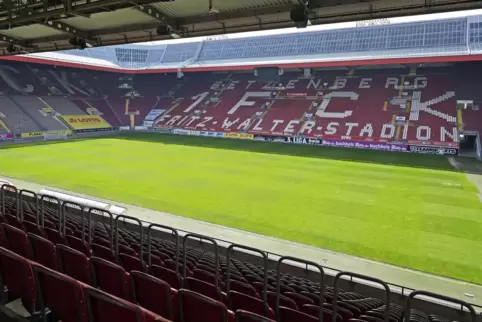 Bald auch ein Bild bei Drittliga-Spielen? Das Kaiserslauterer Fritz-Walter-Stadion ohne Zuschauer. 